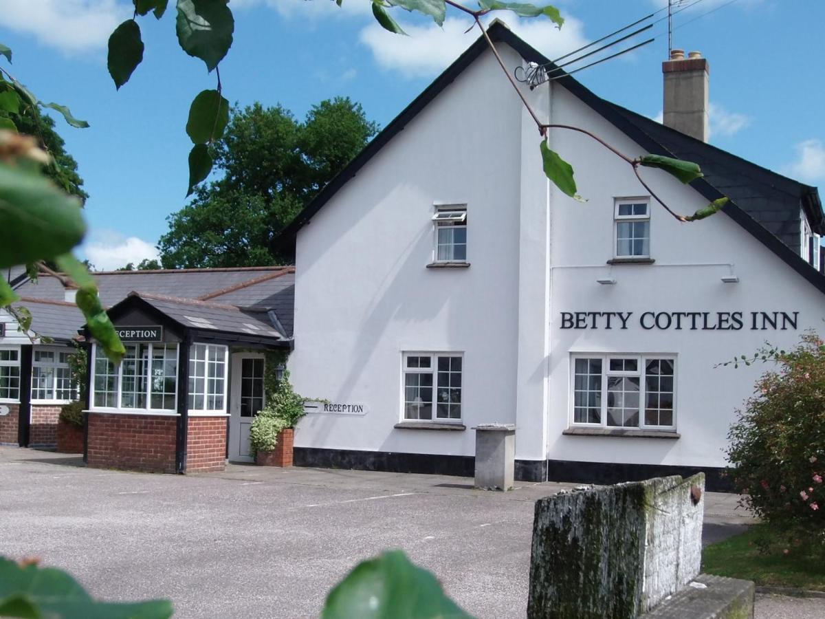 Betty Cottles Inn Okehampton Kültér fotó